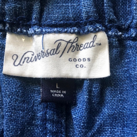 Universal Thread Shorts - Picture 2 of 3